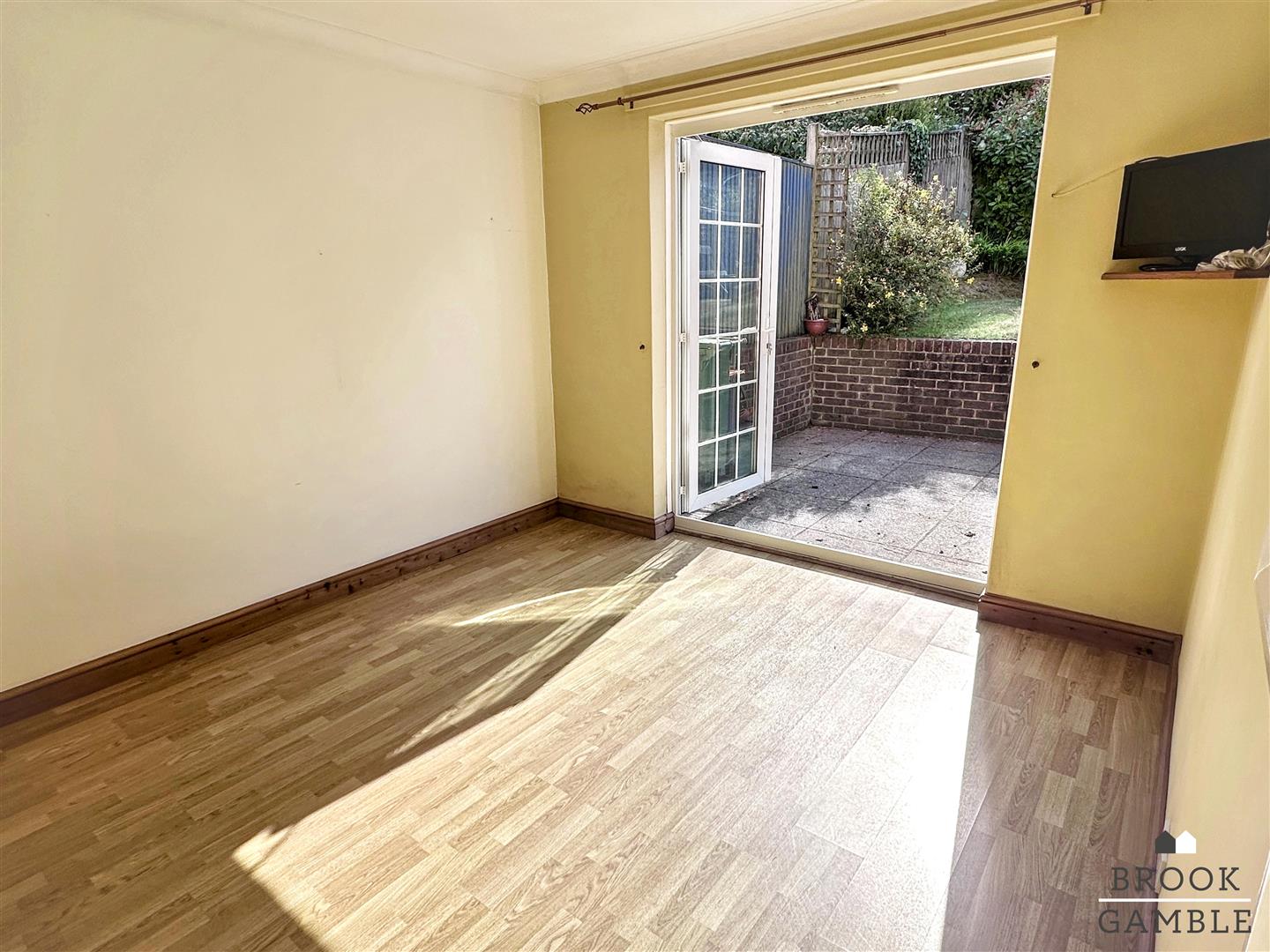 3 Bedroom House. Cherry Garden Road in Eastbourne, East Sussex 6